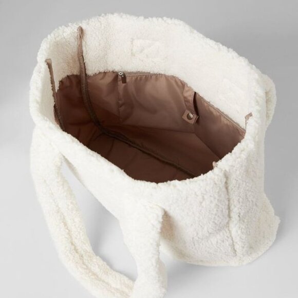 Sherpa Soft Cozy Tote White - Picture 4 of 9
